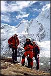ilinania pod Everestom - zava Jano, Kvtka a Jozef (foto Horniov)