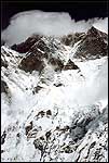 Pohad z vrcholu na stenu Lhotse 8501m (foto Horniov)