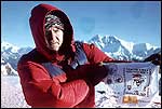 Jozef na vrchole Mera Peak - v pozad Everest (foto Krchnav)